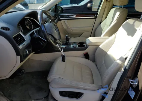 2012 Volkswagen Touareg V6 Tdi z USA, uszkodzony, nr VIN WVGEK9BPXCD012003